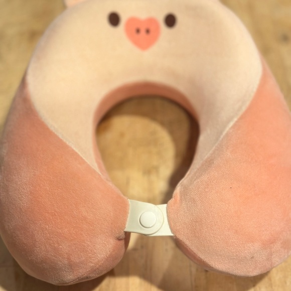 Snoopy and FriendsTravel Neck Pillow - Pink and Gray - 2 for the price of 1 - Picture 4 of 7